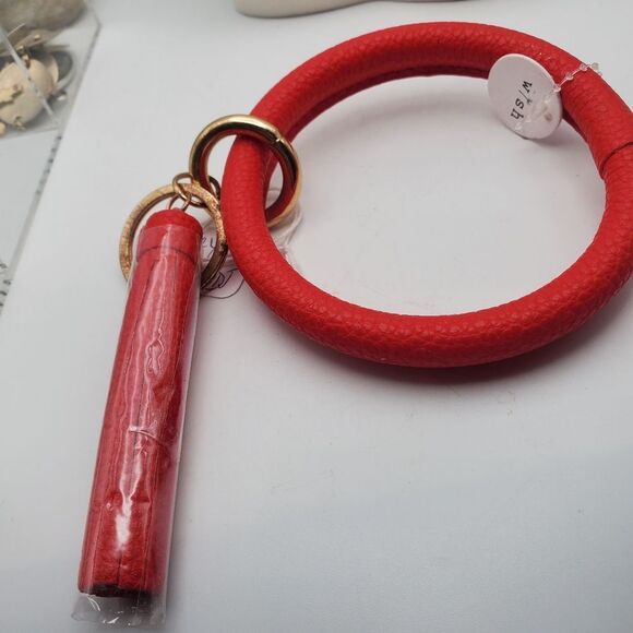 Red chunky‎ tassel keychain new with tags trending accessories - Picture 1 of 3